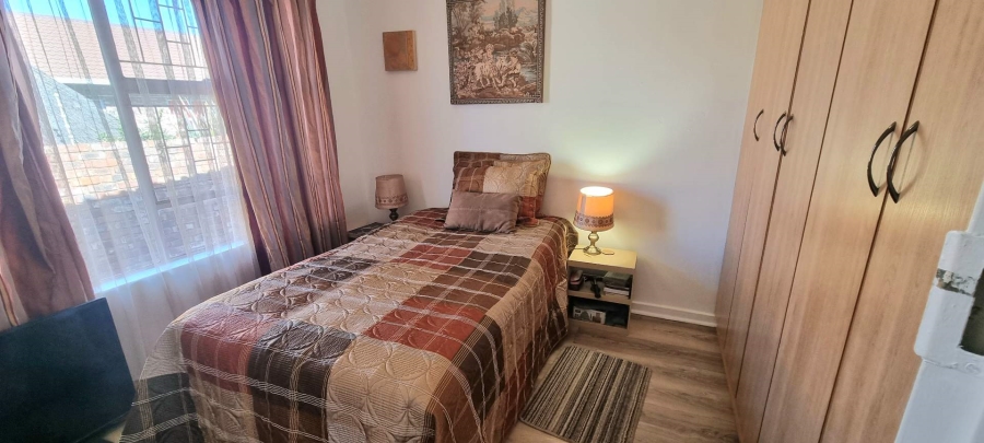 2 Bedroom Property for Sale in Langenhovenpark Free State